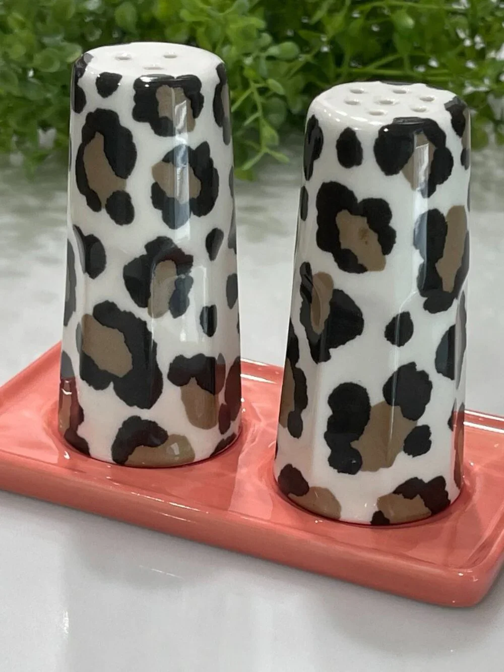 Anthropologie Chintzware Leopard Salt Pepper Shakers Set-NEW